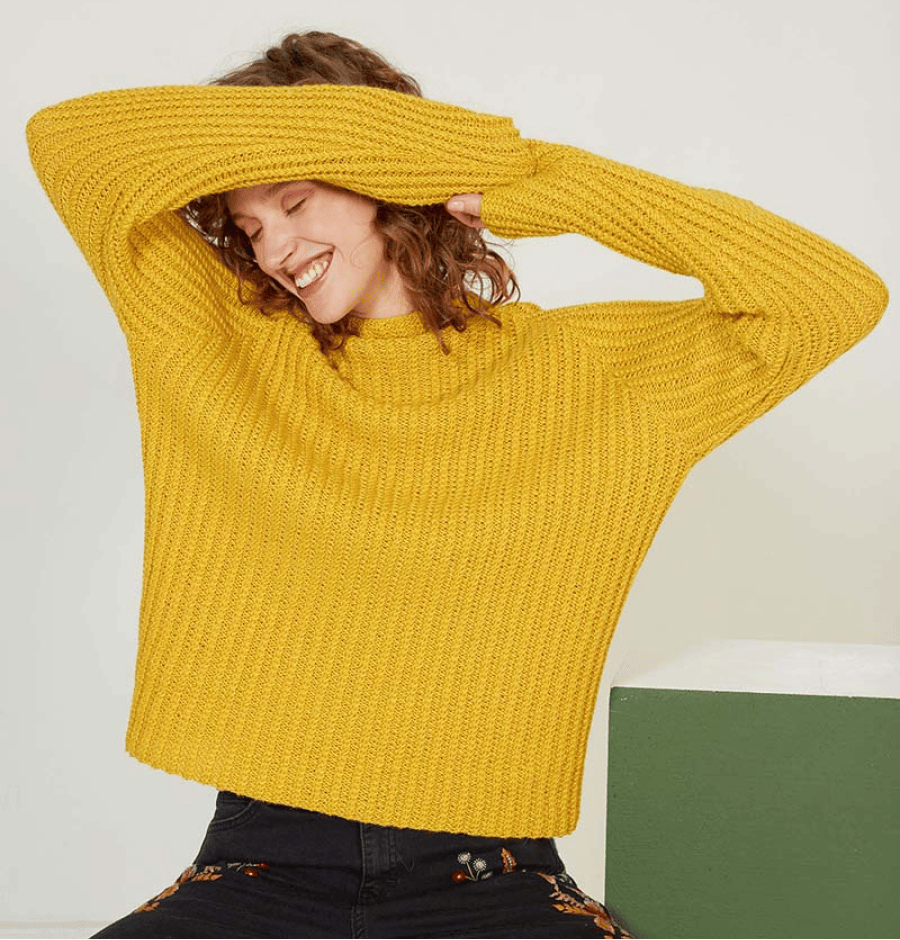 Gestrickter Pullover in Sonnengelb